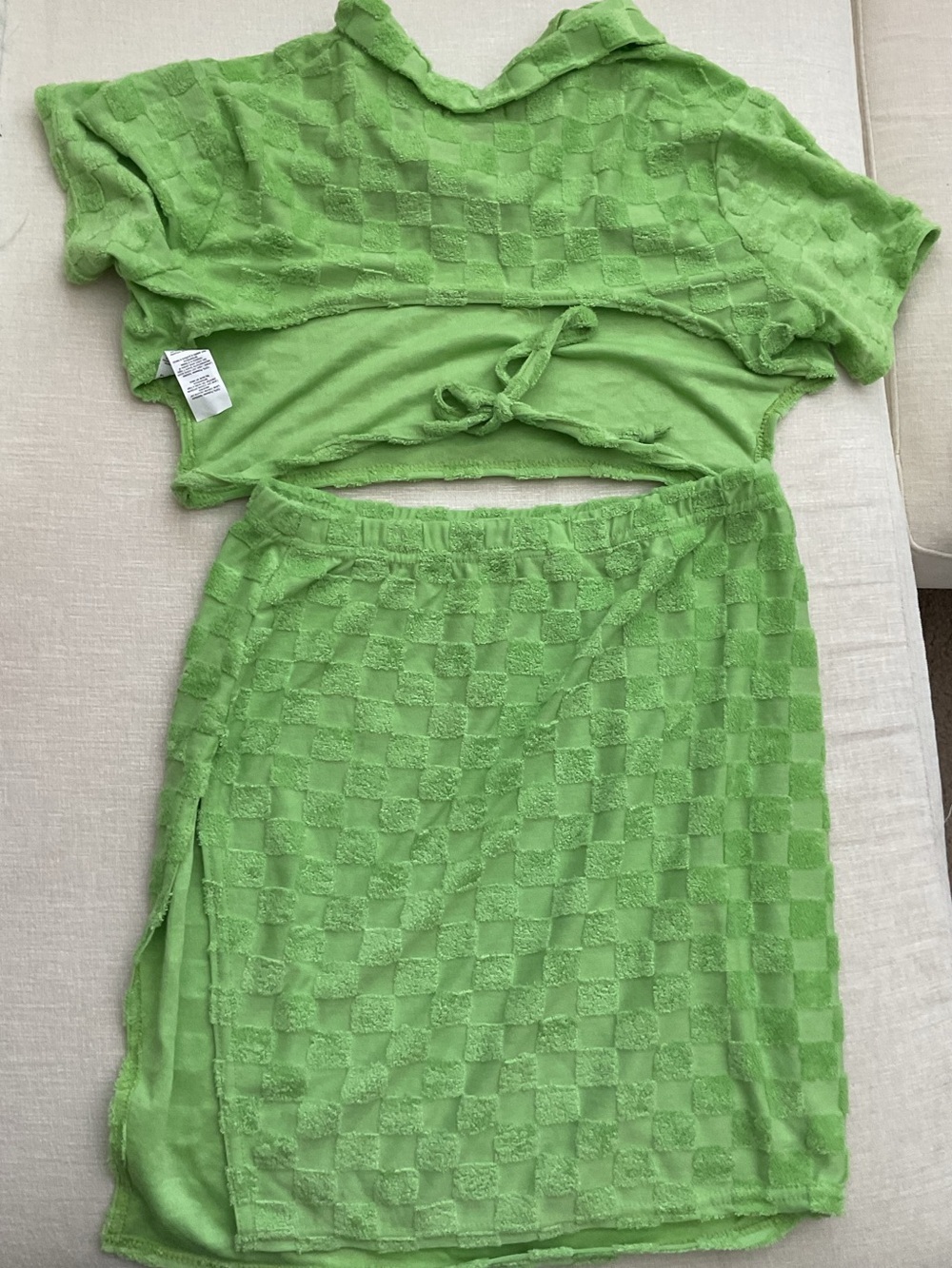 PrettyLittleThing Bright Lime Checker Polo Set - Picture 2 of 14